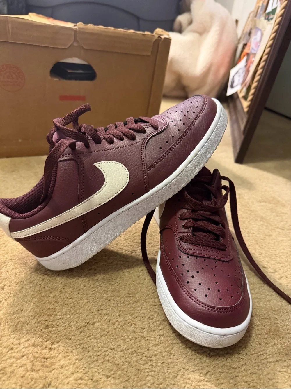 Women’s Burgundy Low-Top Nike Sneakers. Used. No box. Women’s US 8.5. - Picture 2 of 6